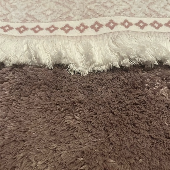 Bath Set - Dusty Plum/Purple Rug and 2 Bath Towels - Picture 2 of 10